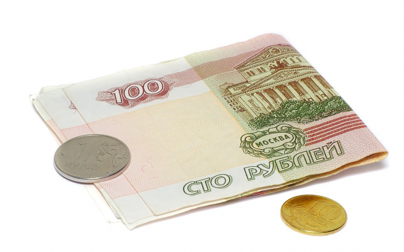 Эксперт оценил вероятность изъятия из обращения купюр в 50 и 100 рублей