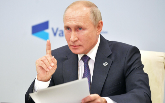 Владимир Путин поздравил россиян с Днем среднего профессионального образования