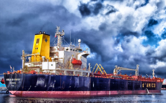 Ограничения на экспорт российской нефти повлияли на цену танкеров