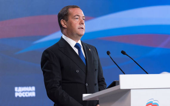 Дмитрий Медведев заявил, что Россия в одиночку сражается с НАТО и Западом