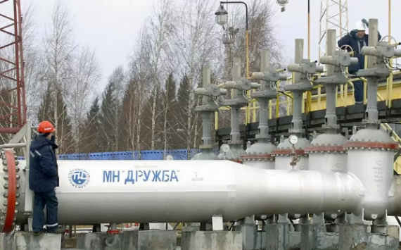 Поставки трубопроводной нефти из России в Европу в прошлом году увеличились