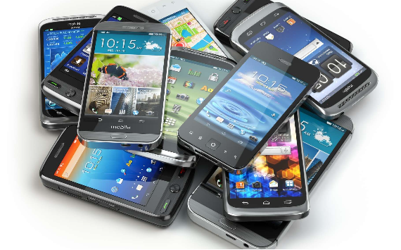 Поставки в Россию серых смартфонов практически прекратились