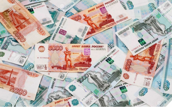 Рубль укрепился на старте торгов после указа президента России