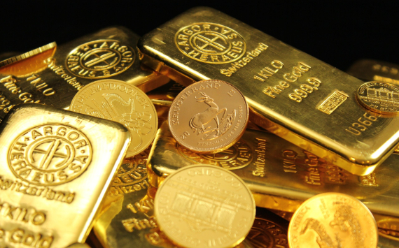 Эксперты рекомендуют вложиться жителям России в золото