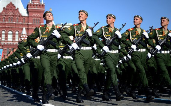 Правительство РФ попросило на военные расходы больше 3 трлн руб‍