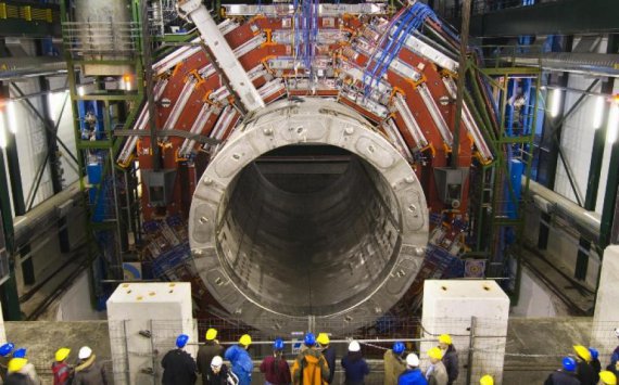 Кабмин направит 330 млн рублей на модернизацию Большого адронного коллайдера