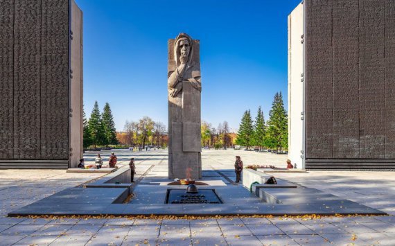 В Новосибирске благоустроят участок у Монумента Славы