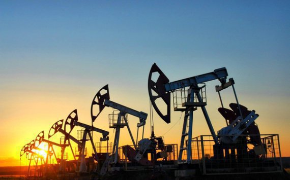 Новак оценил среднюю цену на нефть в 2018 году в 65–75 долларов