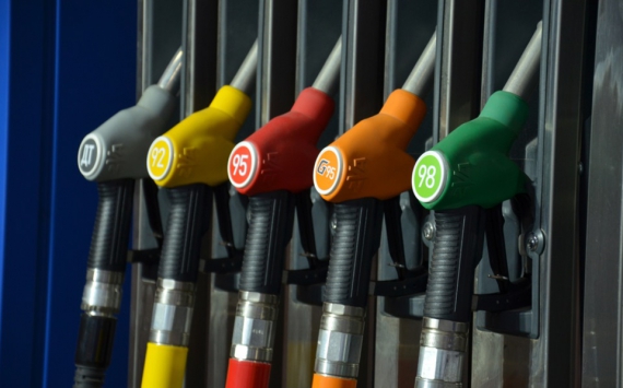 В Оренбурге за неделю стоимость бензина упала на 1,2%