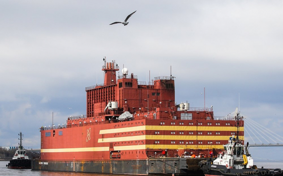 На Чукотке разгрузили последнее судно со стройматериалами для плавучей АЭС