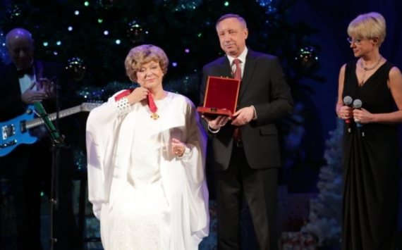 Эдита Пьеха получила орден «За заслуги перед Отечеством» 