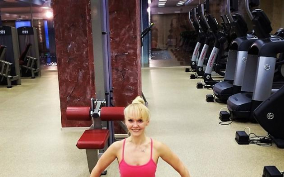 Страдающая от бессонницы певица Валерия провела ночную тренировку в спортзале