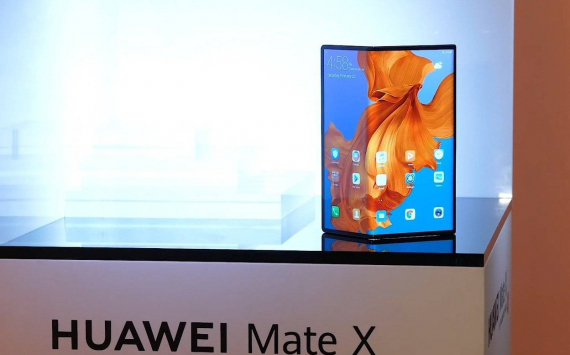 Компания Huawei презентовала складной смартфон Mate X за 171 тыс. рублей