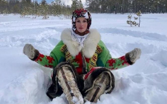 Екатерина Андреева занимается йогой даже в тайге