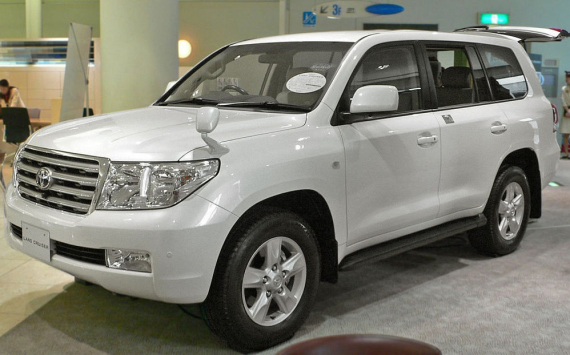 Toyota начала поставки в Россию TRD-версий внедорожников Land Cruiser 200 и Prado